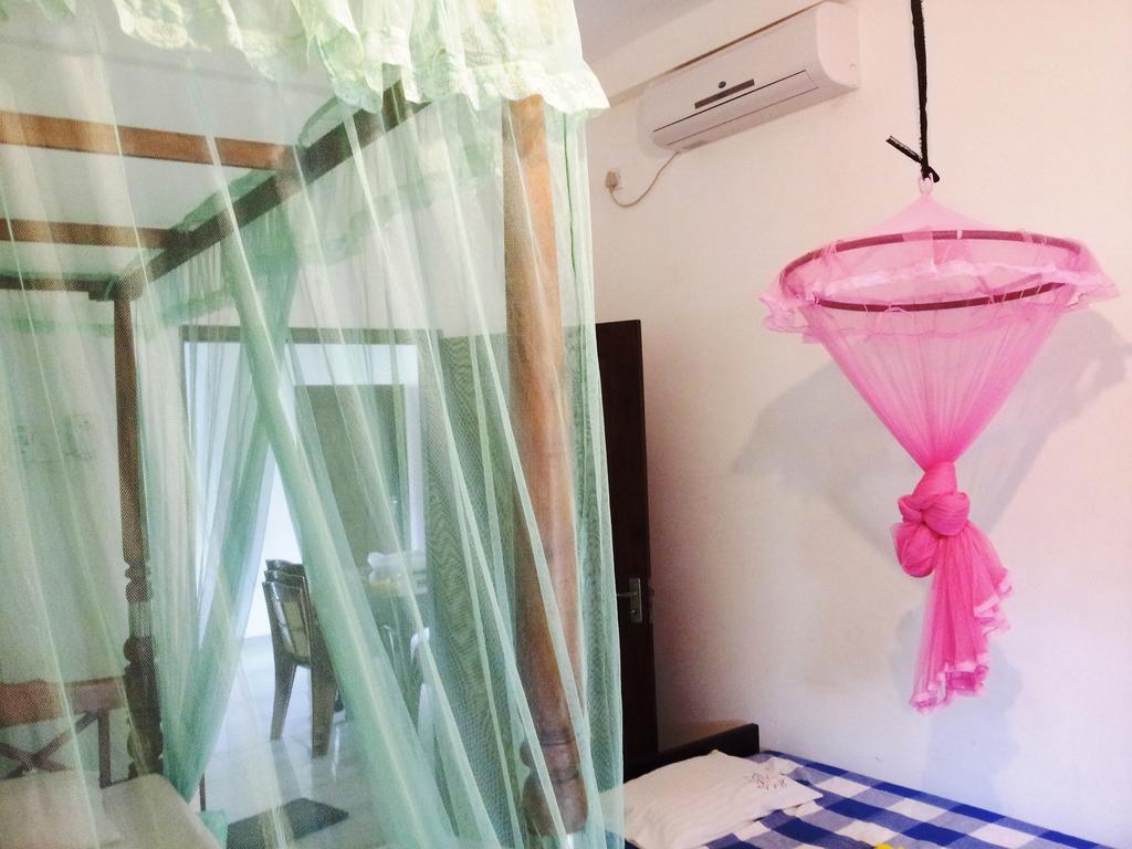 Rainbow Guest House Mirissa Bagian luar foto