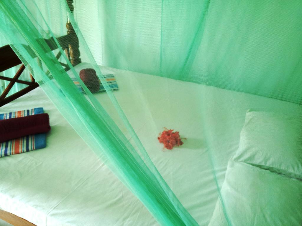 Rainbow Guest House Mirissa Bagian luar foto