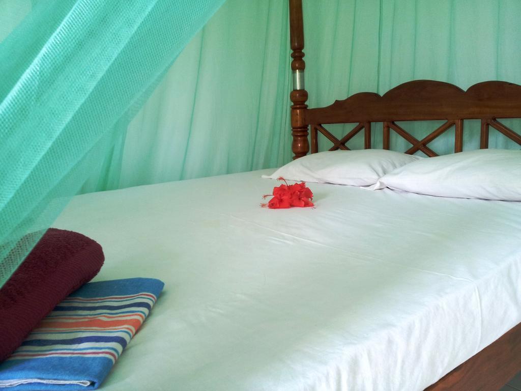 Rainbow Guest House Mirissa Bagian luar foto