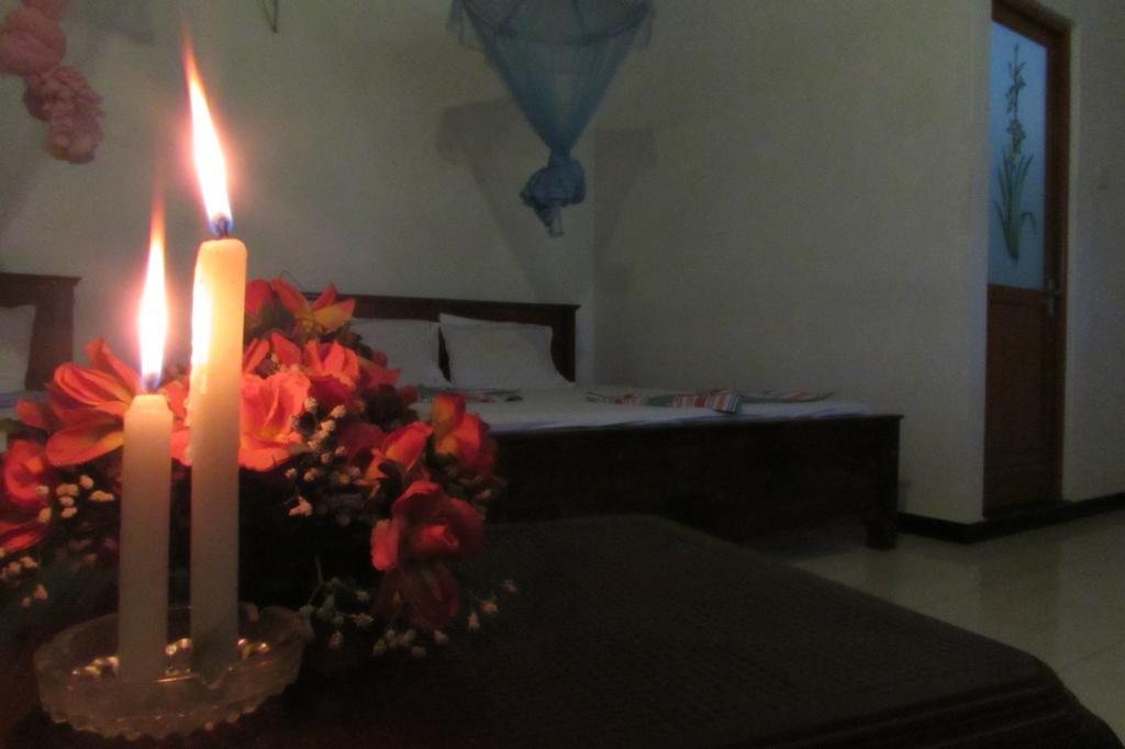 Rainbow Guest House Mirissa Bagian luar foto
