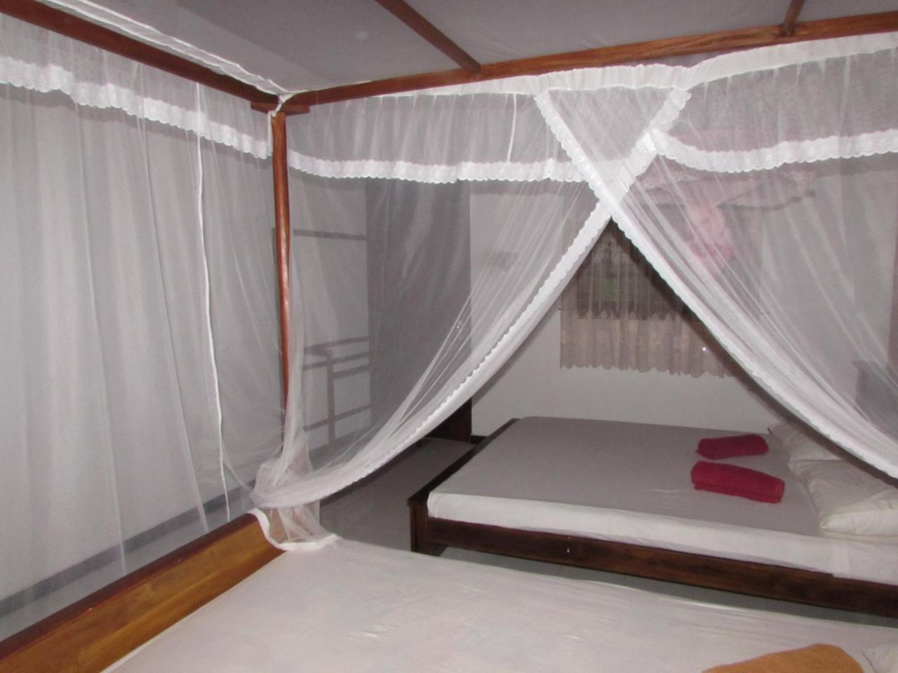 Rainbow Guest House Mirissa Bagian luar foto