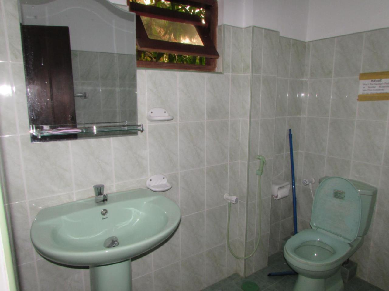 Rainbow Guest House Mirissa Bagian luar foto